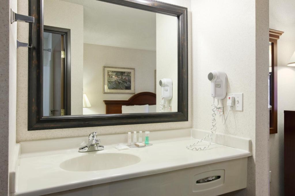 Superior King Studio Suite - Non-Smoking